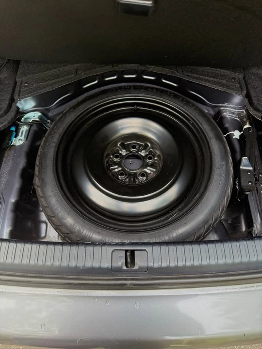 2012 Lexus IS 2nd Gen - Image 5 of 13