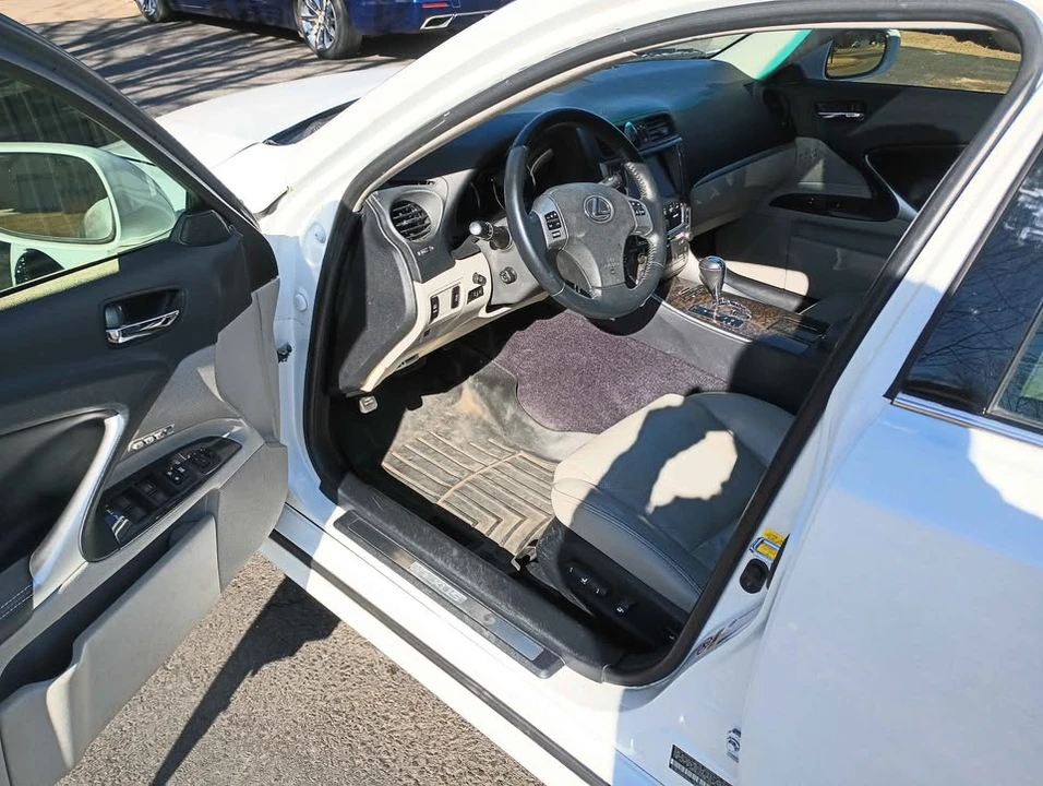 2012 Lexus IS 2nd Gen - Image 7 of 8