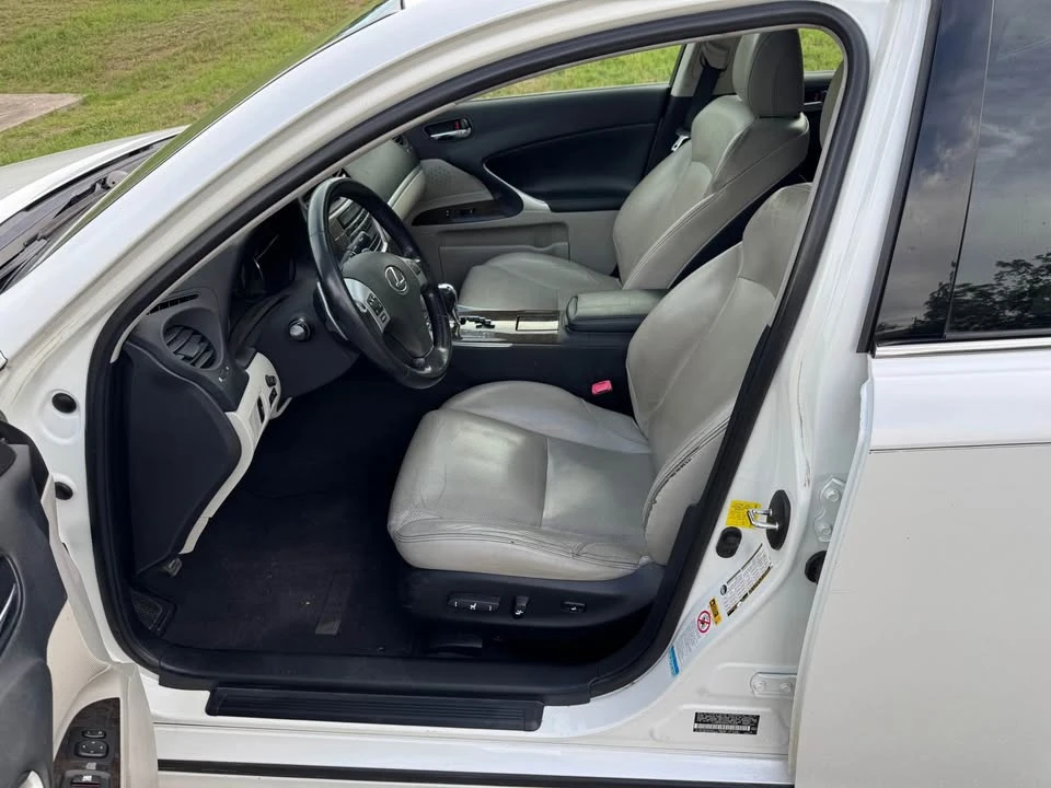 2012 Lexus IS 2nd Gen - Image 7 of 11