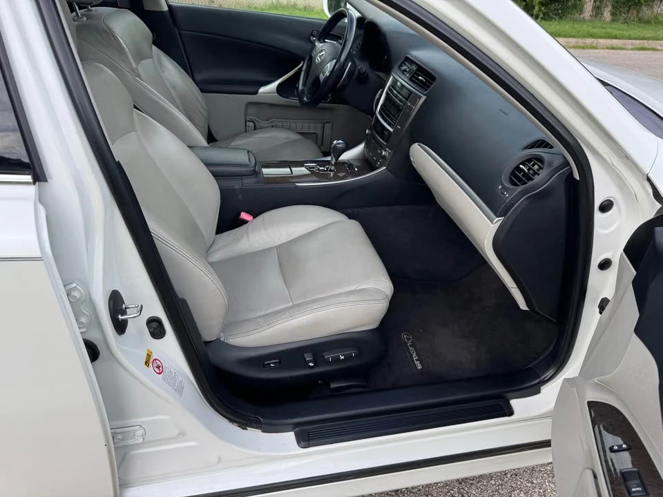 2012 Lexus IS 2nd Gen - Image 9 of 11