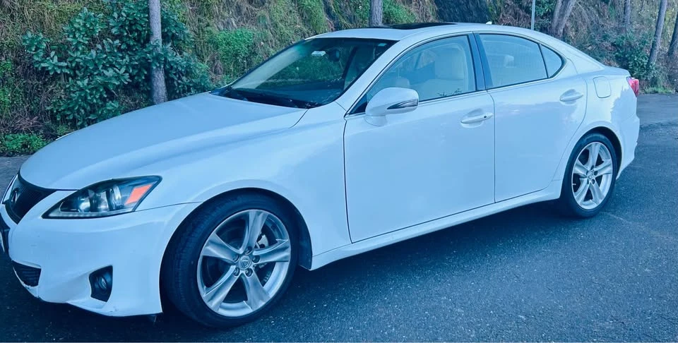 2012 Lexus IS 2nd Gen - Image 4 of 17