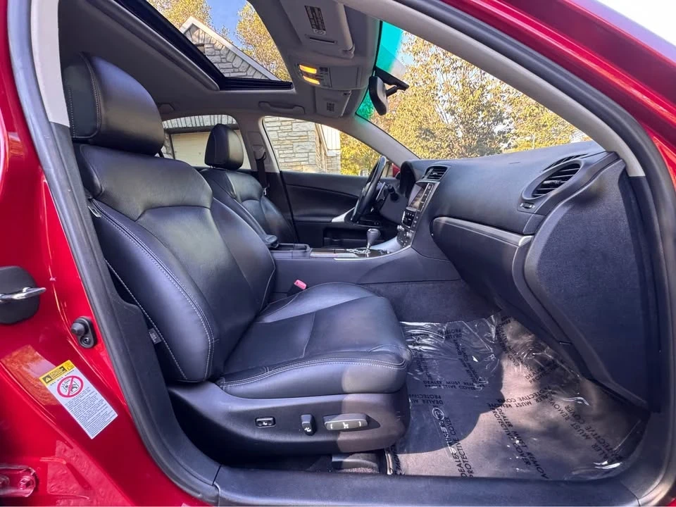 2012 Lexus IS 2nd Gen - Image 16 of 19