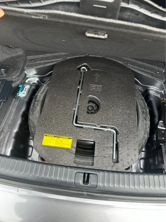 2012 Lexus IS 2nd Gen - Image 5 of 18