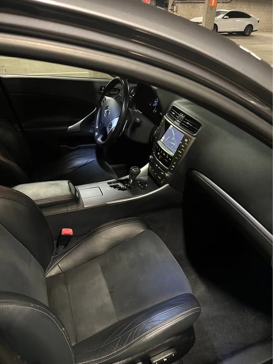 2012 Lexus IS 2nd Gen - Image 17 of 20