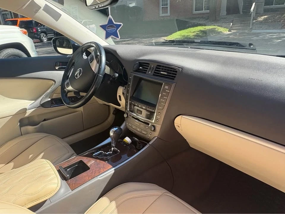 2012 Lexus IS 3rd Gen - Image 4 of 7