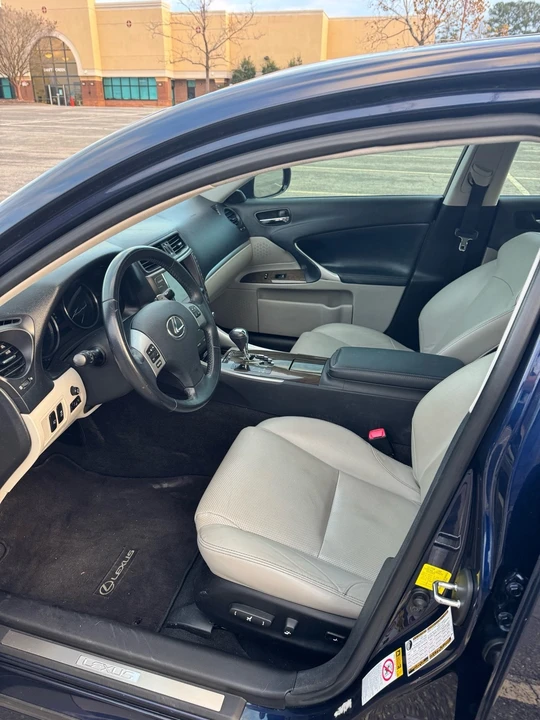 2012 Lexus IS 2nd Gen - Image 11 of 20