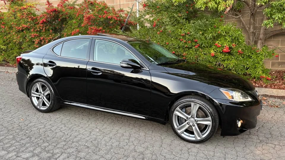 2012 Lexus IS 2nd Gen - Image 15 of 20