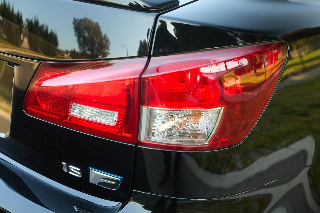 2012 Lexus IS F 2nd Gen - Image 16 of 31