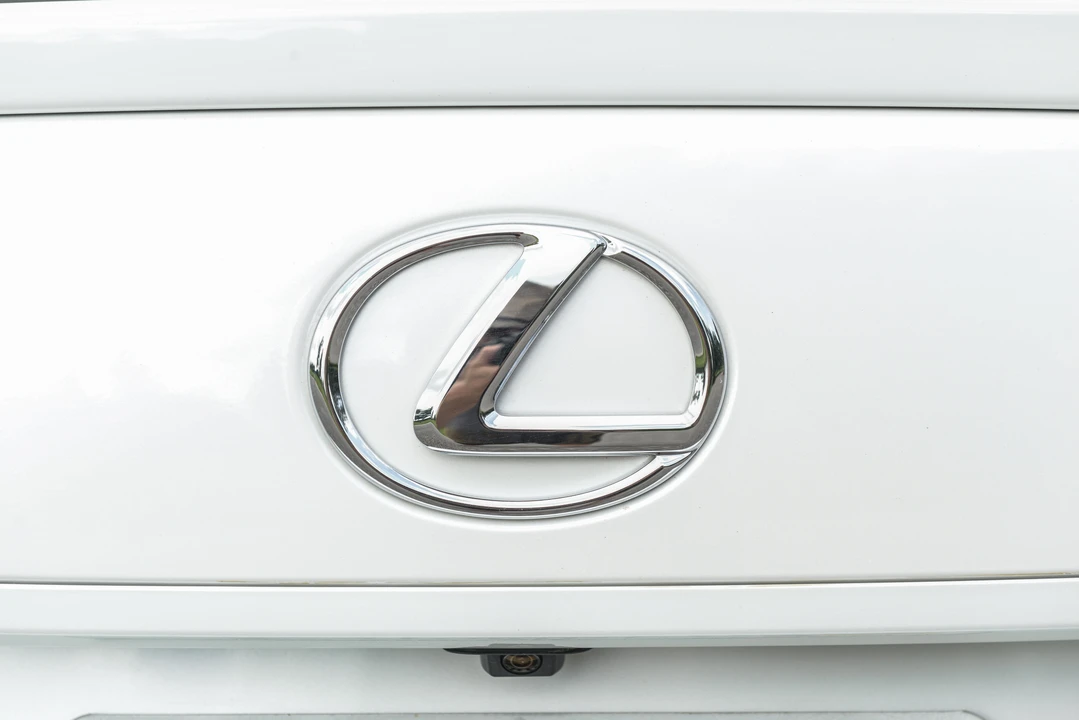 2012 Lexus IS F 2nd Gen - Image 21 of 31