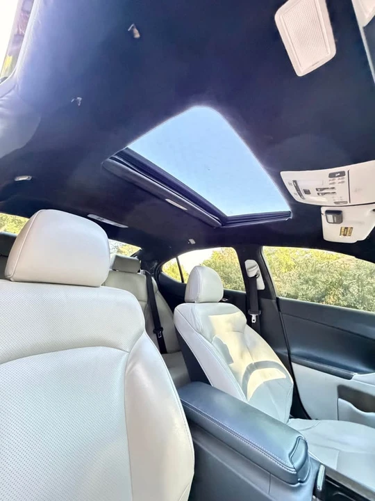 2012 Lexus - Image 11 of 18