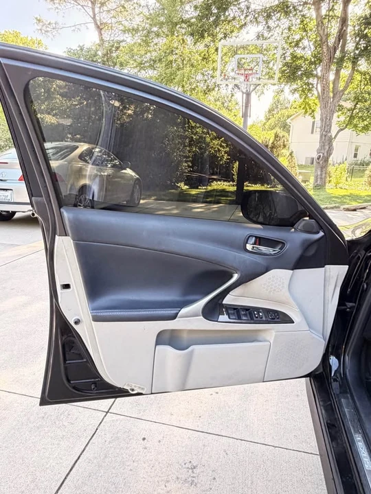 2012 Lexus - Image 12 of 18