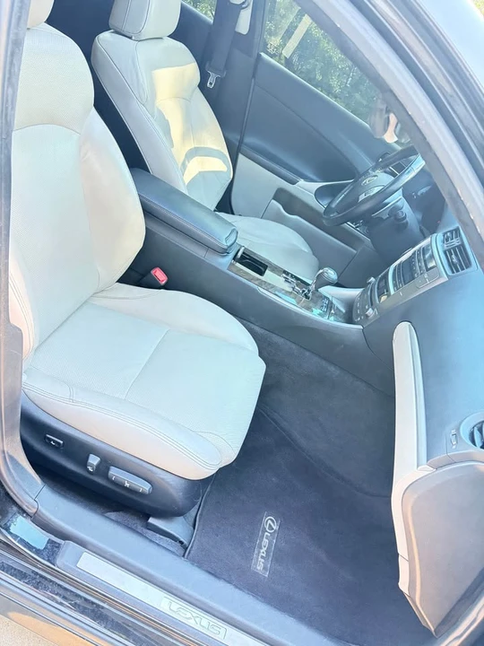 2012 Lexus - Image 10 of 18