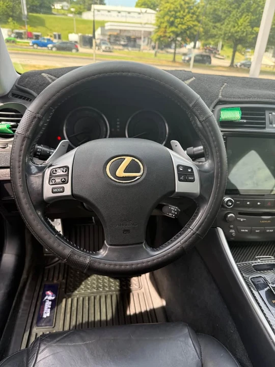 2012 Lexus IS 2nd Gen - Image 9 of 13