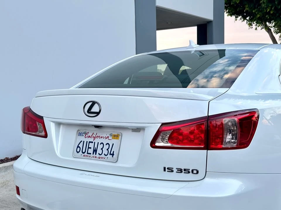 2012 Lexus IS 2nd Gen - Image 4 of 18