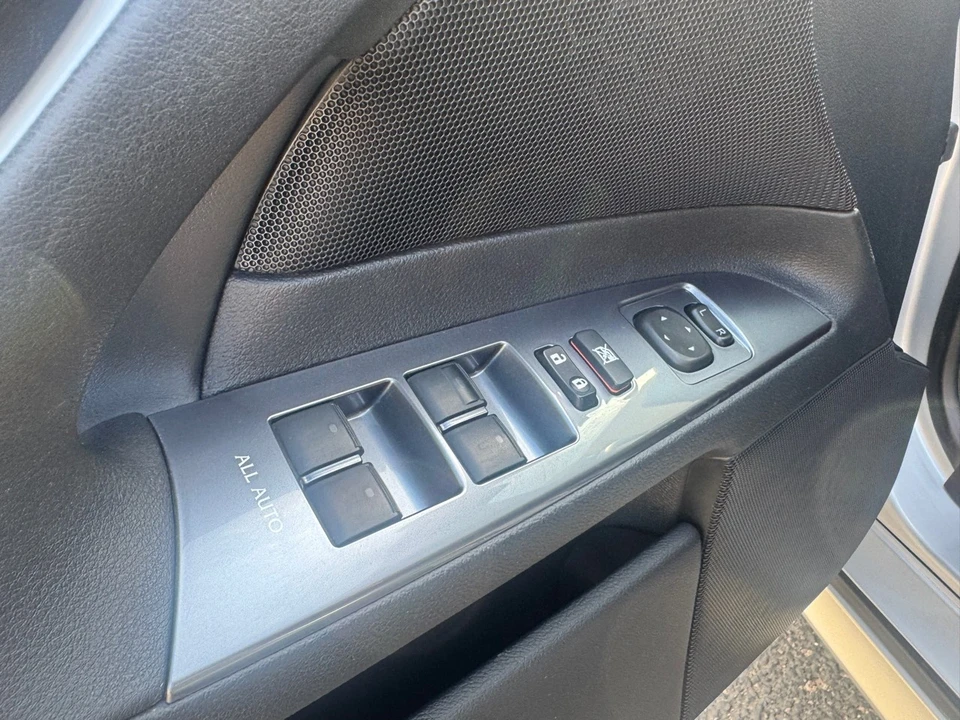 2012 Lexus IS 2nd Gen - Image 19 of 21