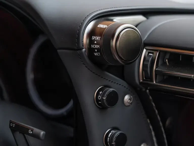 2012 Lexus LFA - Image 25 of 31