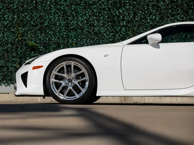 2012 Lexus LFA - Image 28 of 31