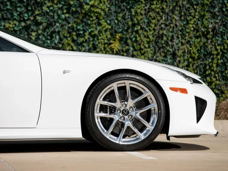 2012 Lexus LFA - Image 24 of 31