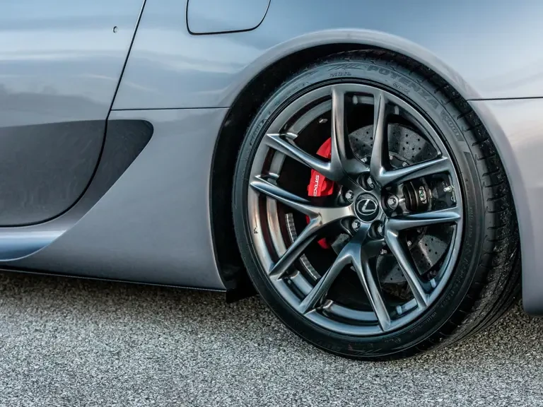 2012 Lexus LFA - Image 28 of 31