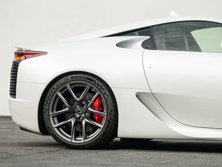 2012 Lexus LFA - Image 29 of 31