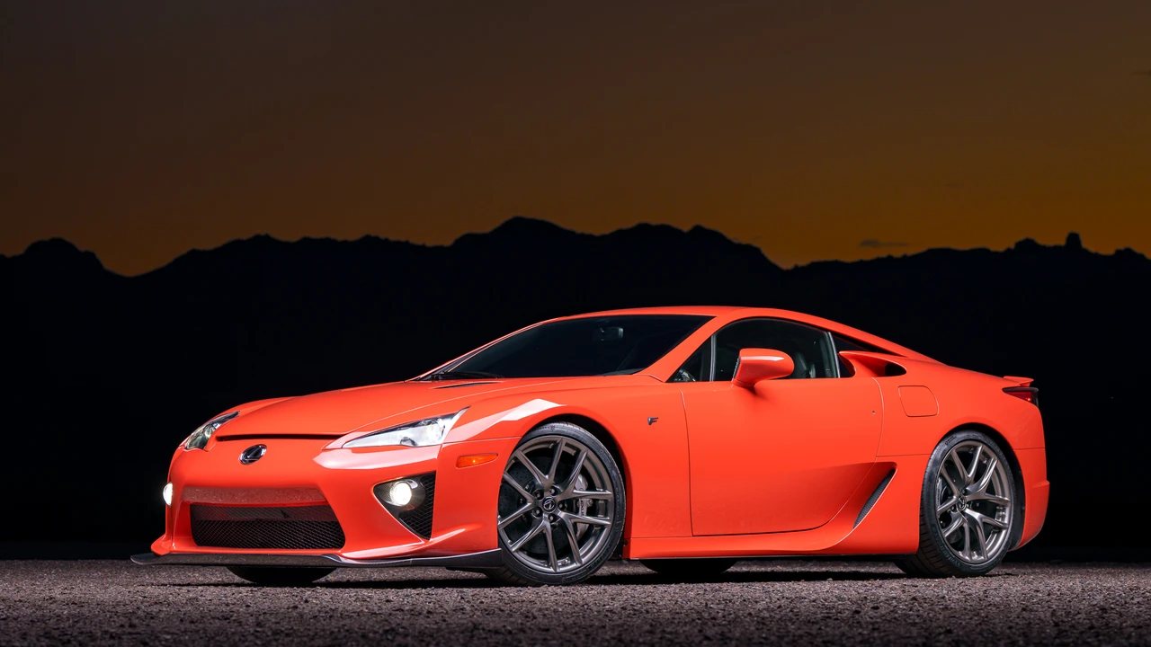 2012 Lexus LFA - Image 2 of 31