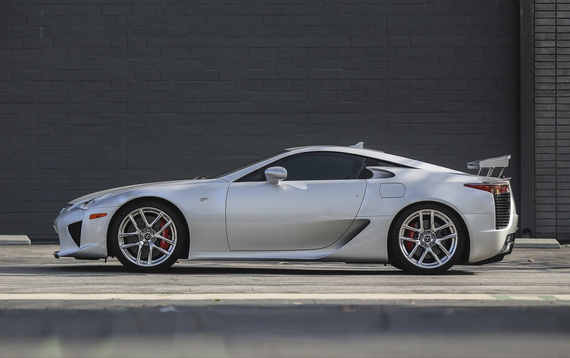 2012 Lexus LFA - Image 2 of 31