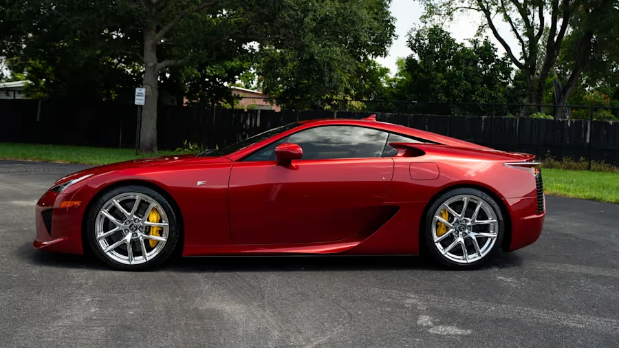 2012 Lexus LFA - Image 2 of 25
