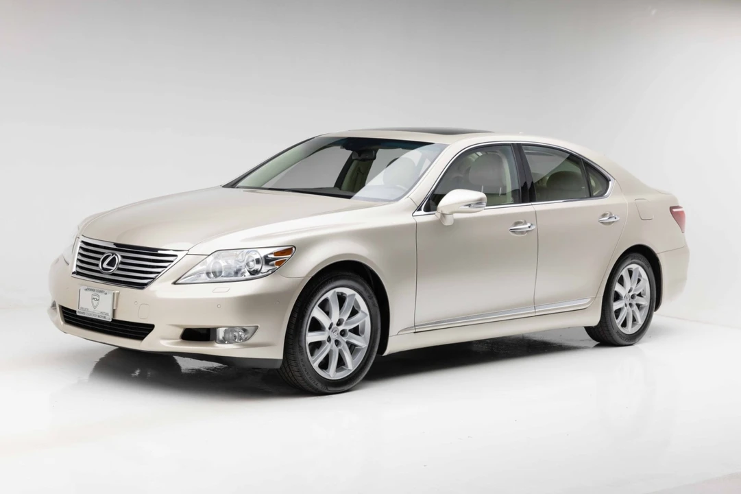 2012 Lexus LS 4th Gen - Image 13 of 31