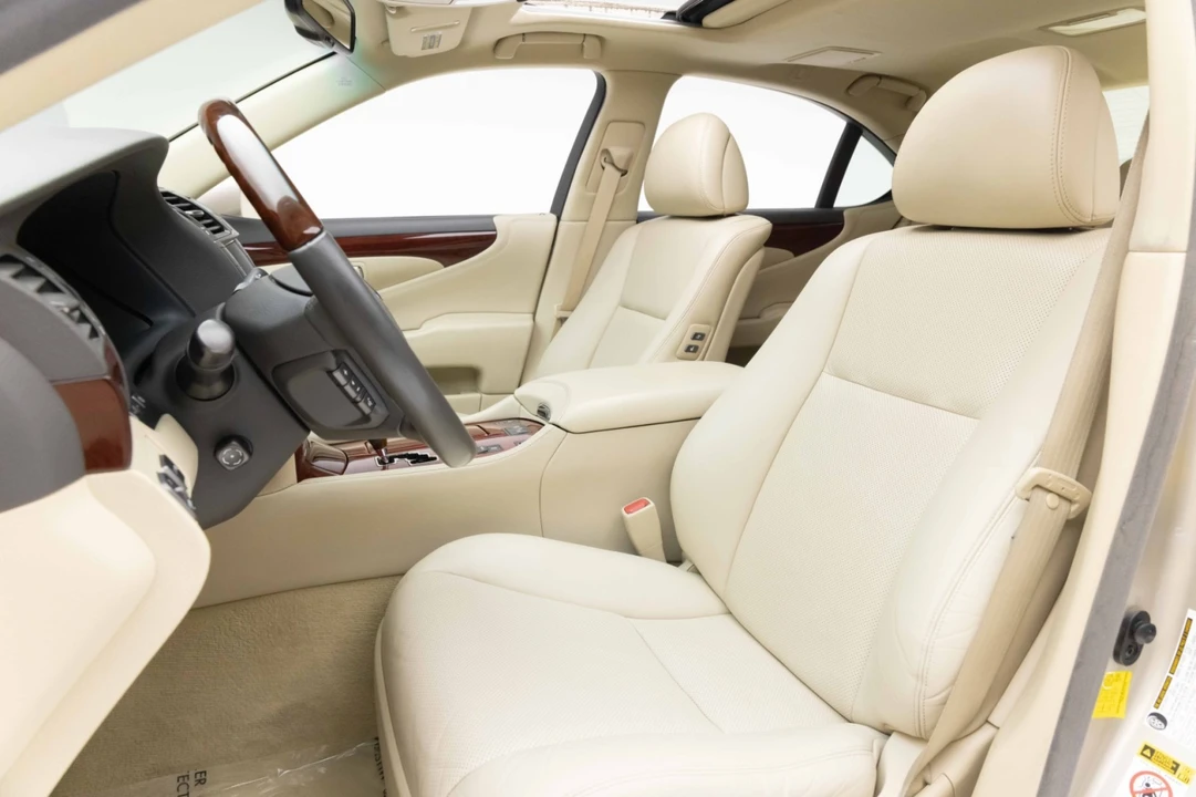 2012 Lexus LS 4th Gen - Image 8 of 31