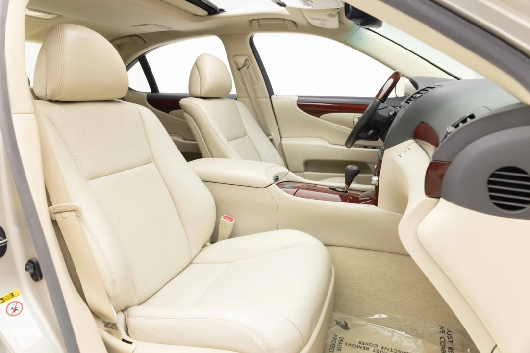 2012 Lexus LS 4th Gen - Image 4 of 31
