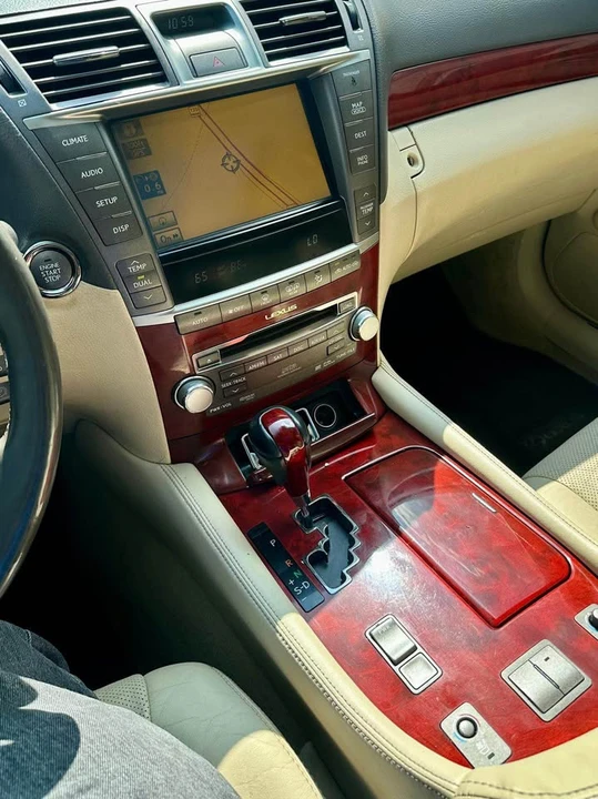 2012 Lexus LS 4th Gen - Image 9 of 14