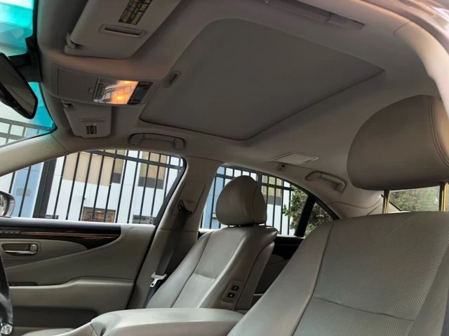 2012 Lexus LS 4th Gen - Image 7 of 10