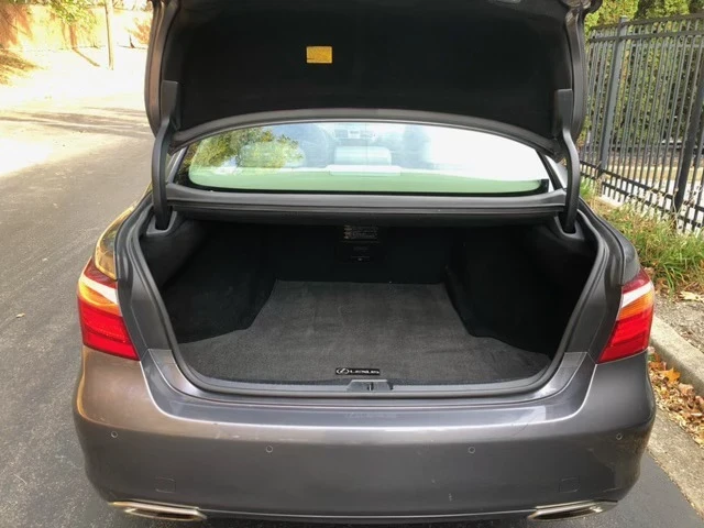 2012 Lexus LS 4th Gen - Image 5 of 10