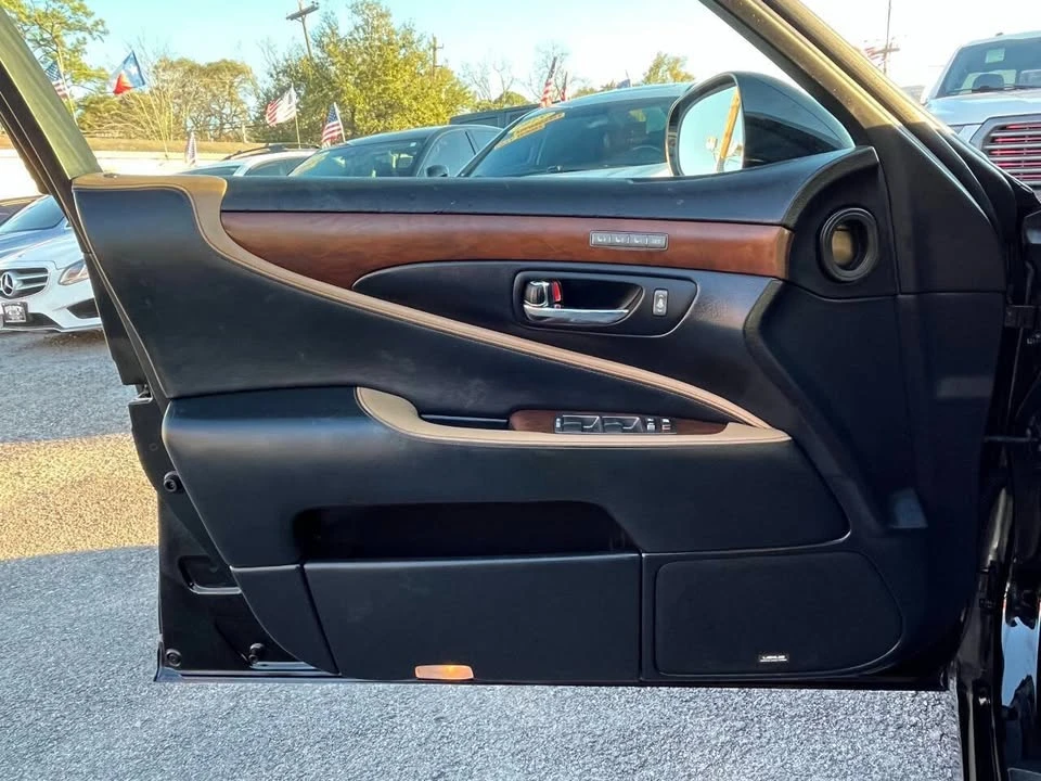 2012 Lexus LS 4th Gen - Image 12 of 20