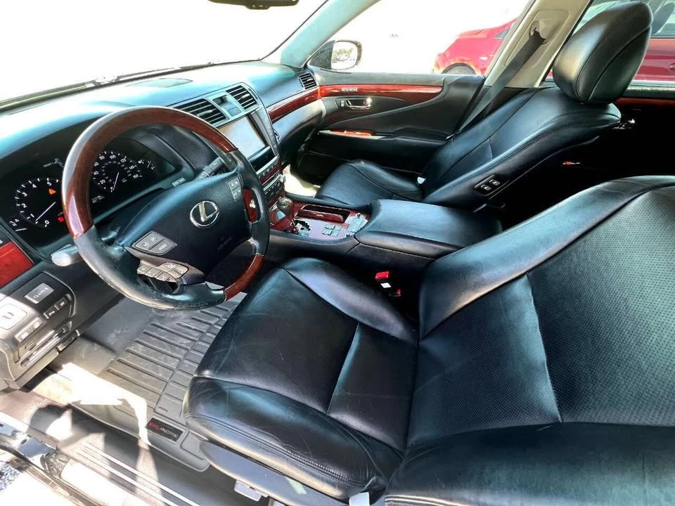 2012 Lexus LS 4th Gen - Image 5 of 5