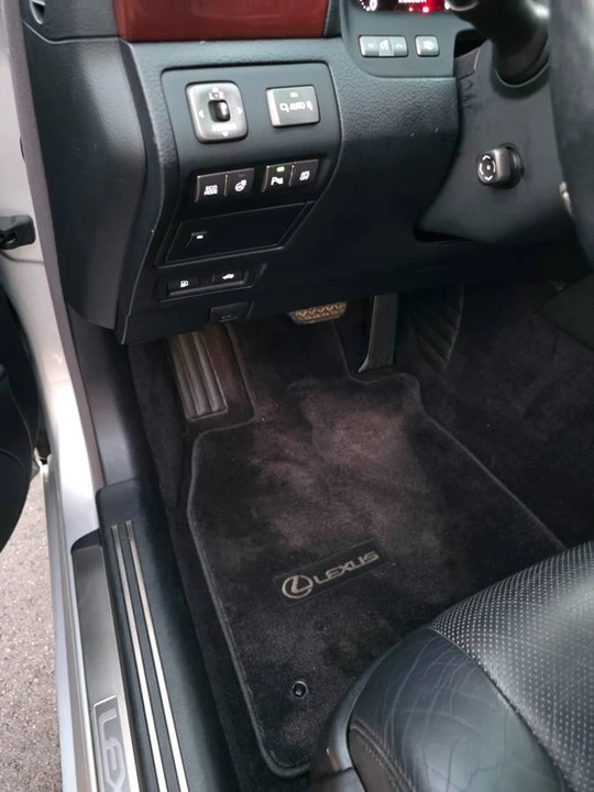 2012 Lexus LS 4th Gen - Image 12 of 23