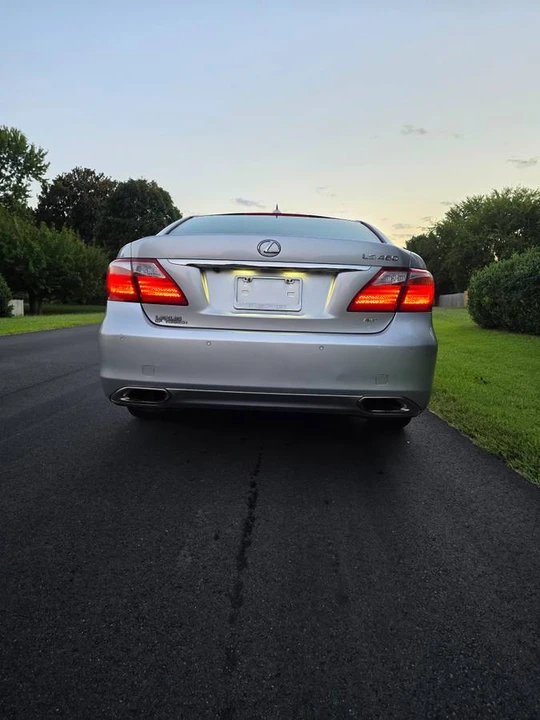 2012 Lexus LS 4th Gen - Image 5 of 23