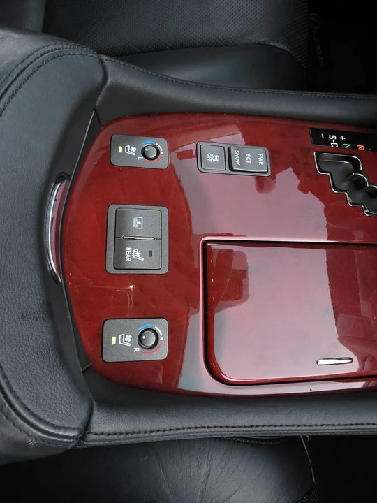 2012 Lexus LS 4th Gen - Image 22 of 23