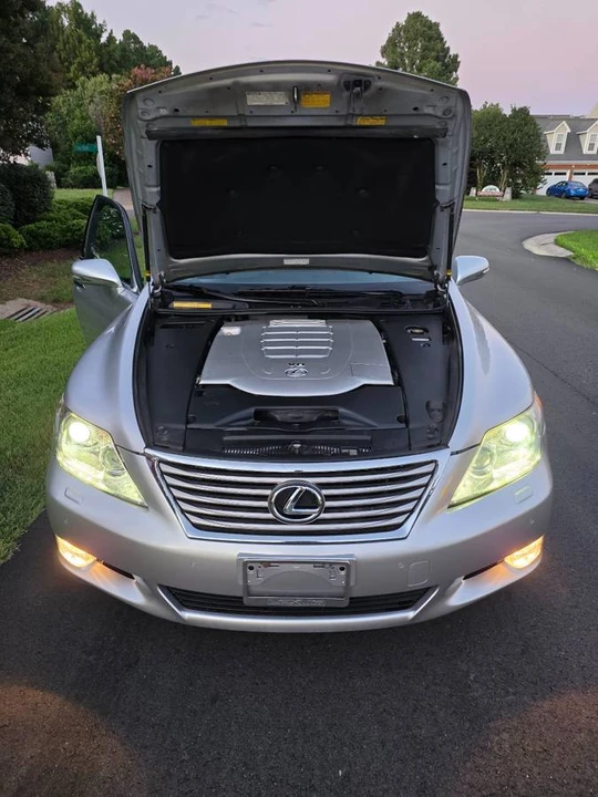 2012 Lexus LS 4th Gen - Image 14 of 23