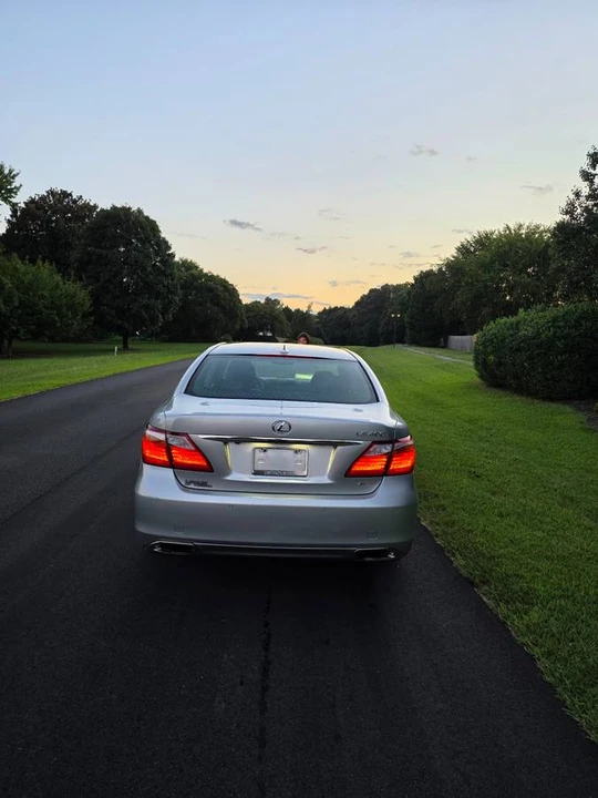 2012 Lexus LS 4th Gen - Image 4 of 23
