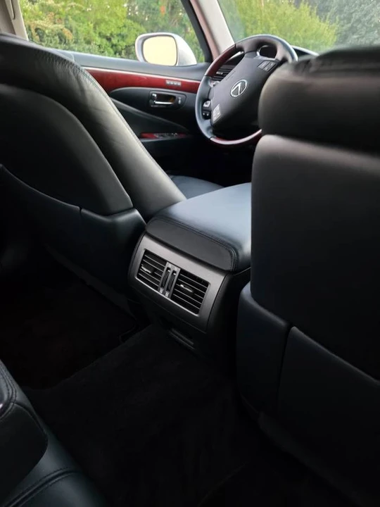 2012 Lexus LS 4th Gen - Image 20 of 23