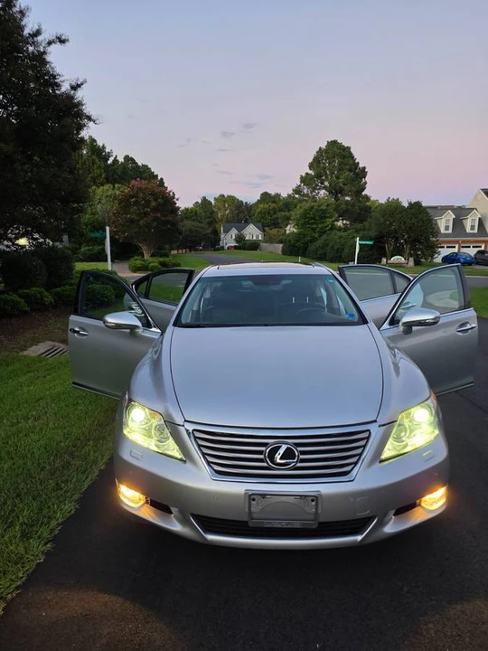 2012 Lexus LS 4th Gen - Image 15 of 23
