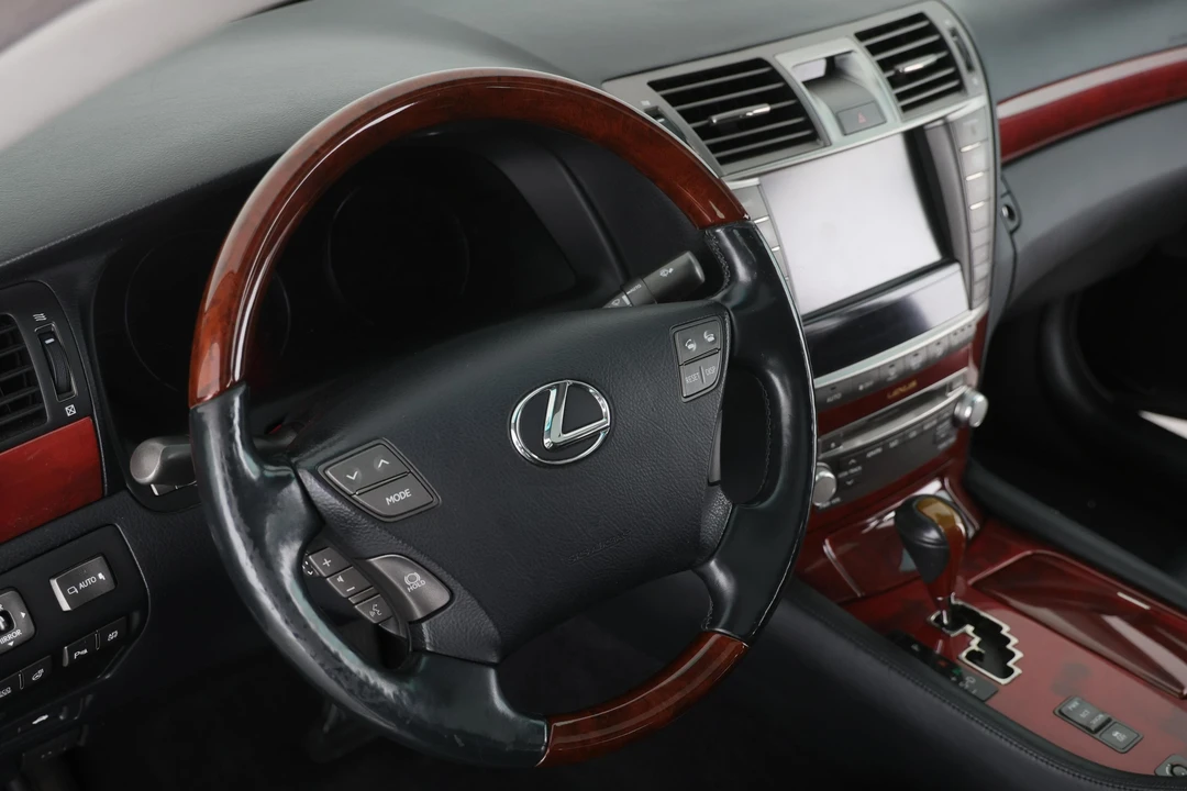 2012 Lexus LS 4th Gen - Image 31 of 31