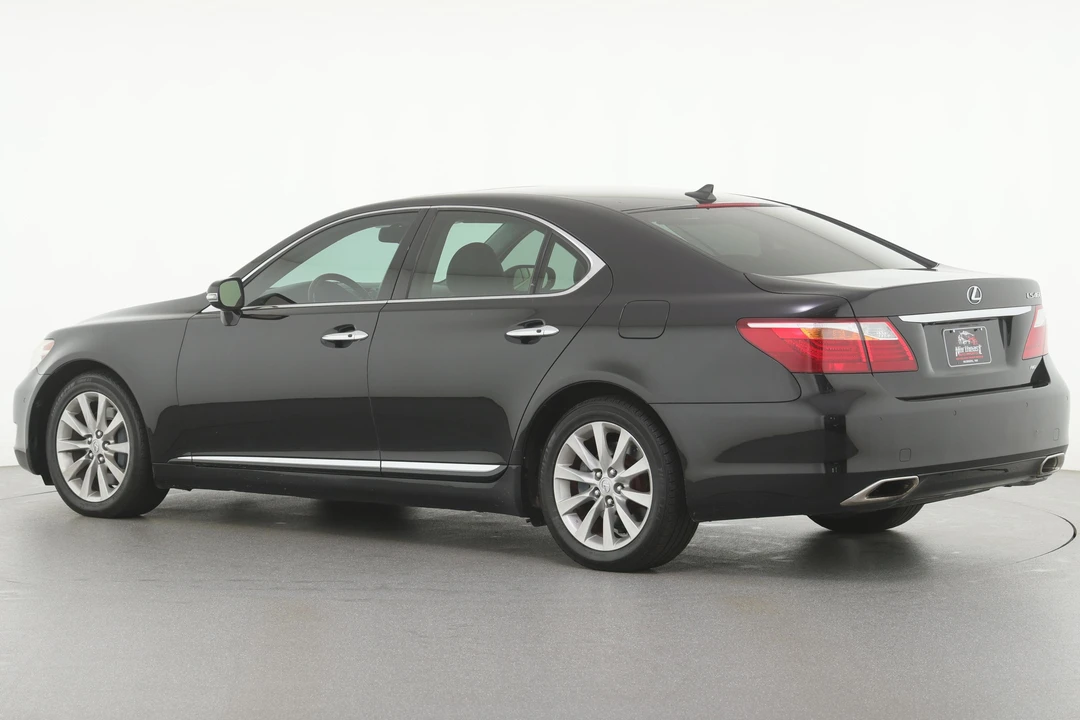 2012 Lexus LS 4th Gen - Image 4 of 31