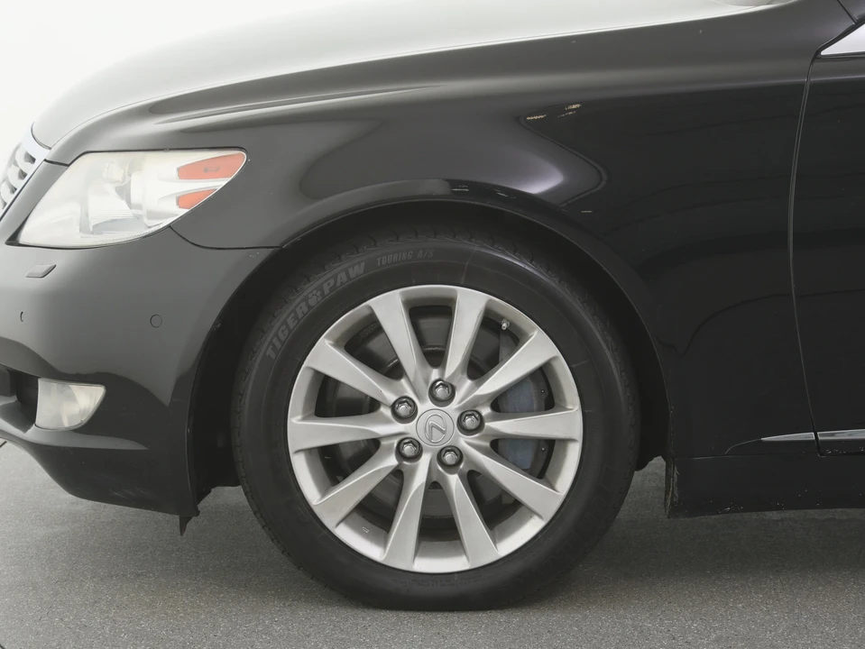 2012 Lexus LS 4th Gen - Image 27 of 31