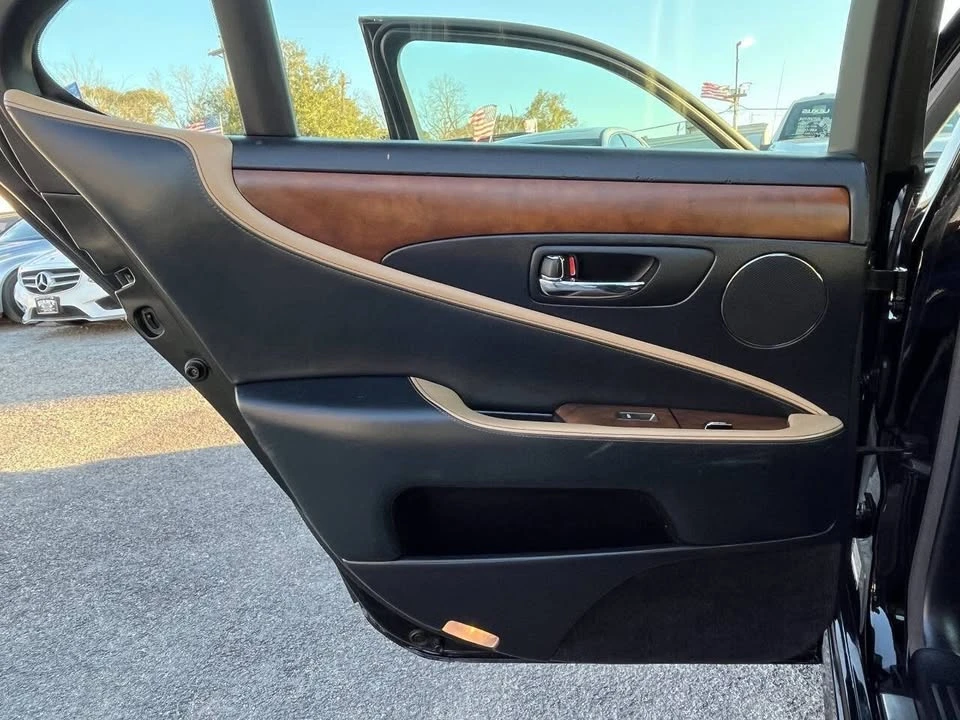 2012 Lexus LS 4th Gen - Image 13 of 20