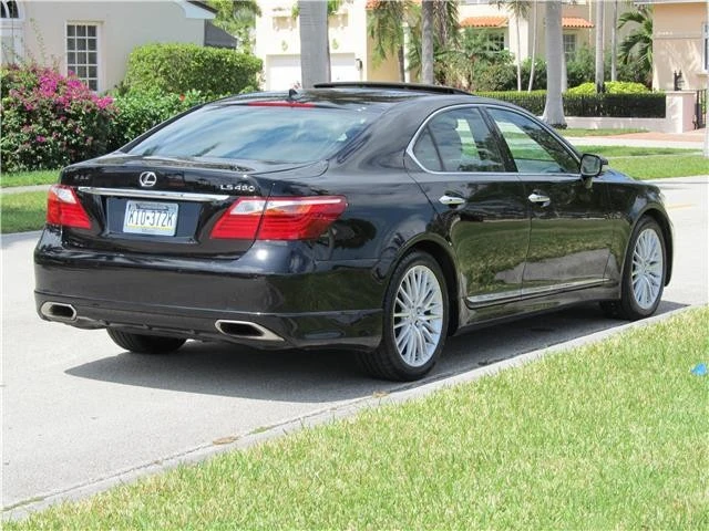 2012 Lexus LS 4th Gen - Image 8 of 12