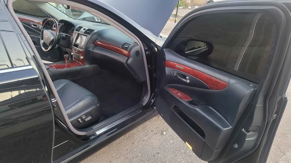 2012 Lexus LS 4th Gen - Image 12 of 14