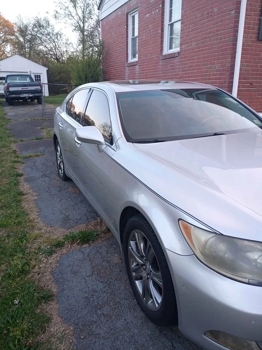 2012 Lexus LS 4th Gen - Image 4 of 4