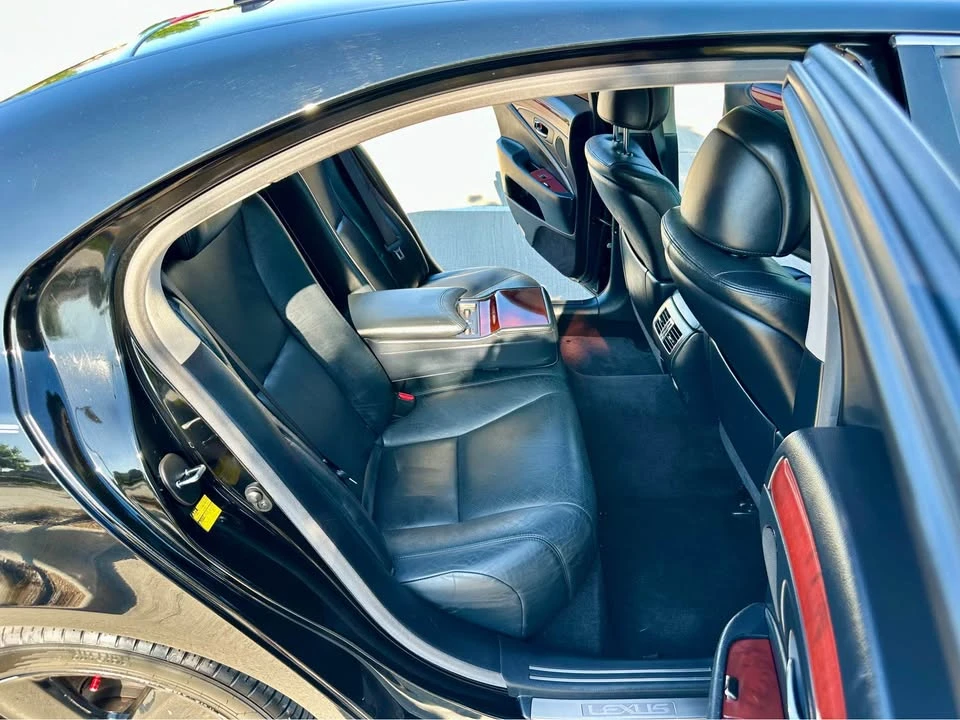2012 Lexus LS 4th Gen - Image 17 of 19